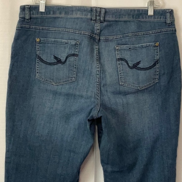 Relativity Women’s Denim Capri Jeans Size 18W - Picture 5 of 11